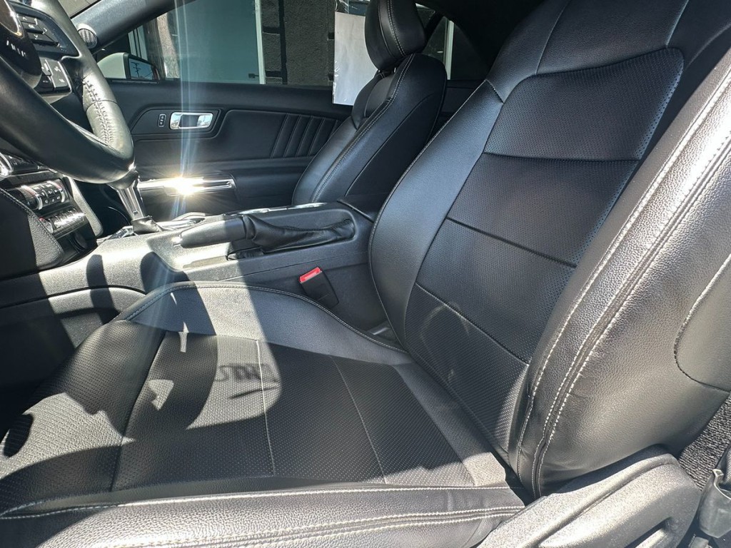 2021 Ford Mustang Image 14