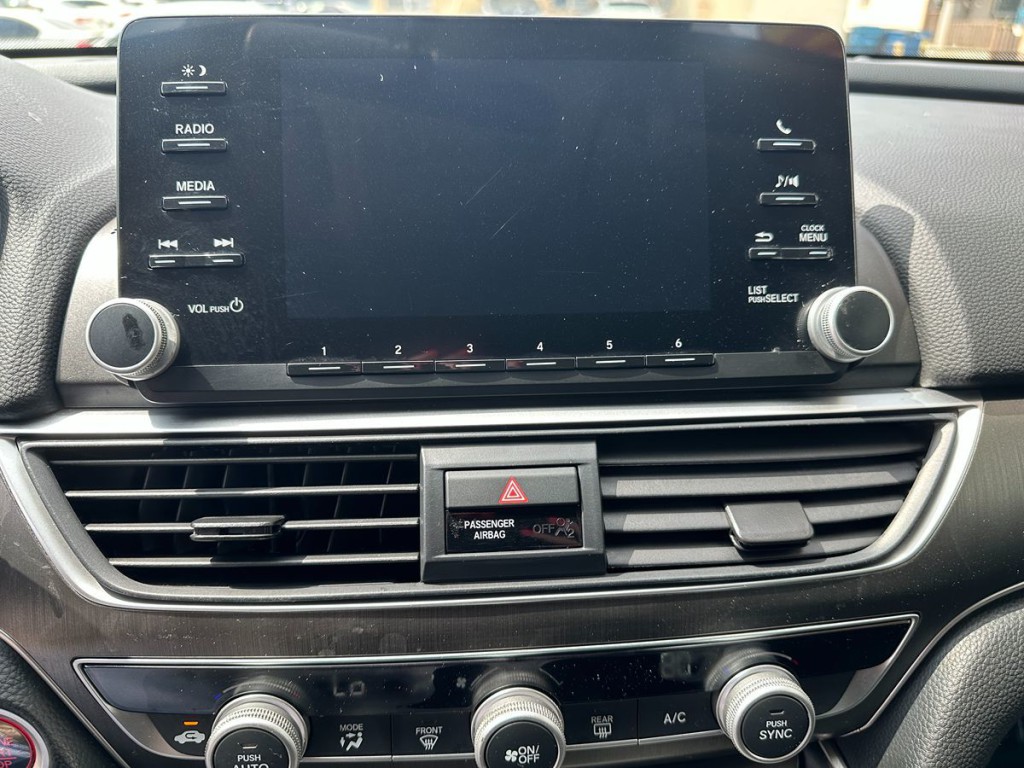 2020 Honda Accord Image 11