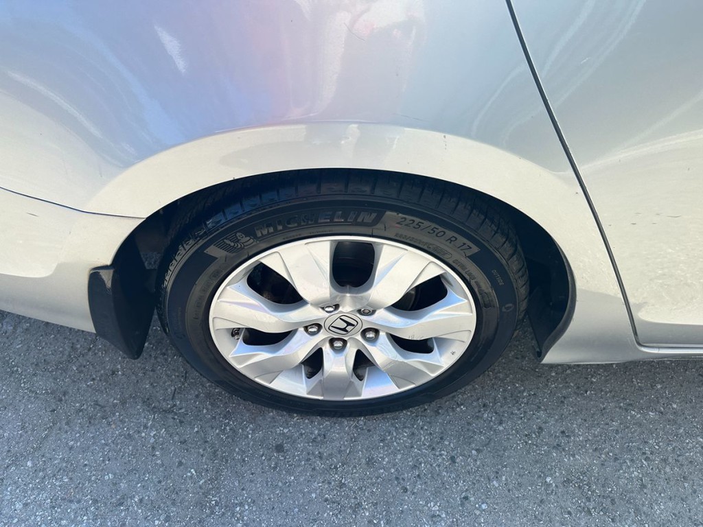 2010 Honda Accord Image 8