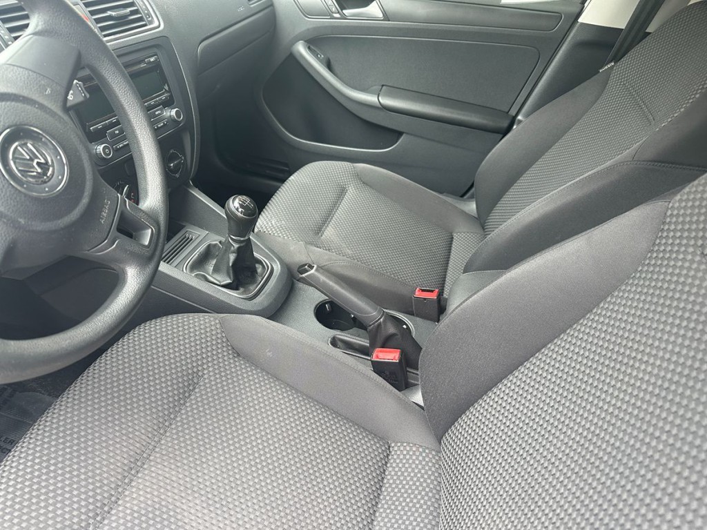 2014 Volkswagen Jetta Image 9