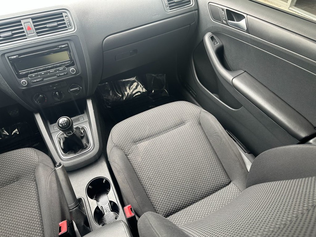 2014 Volkswagen Jetta Image 12