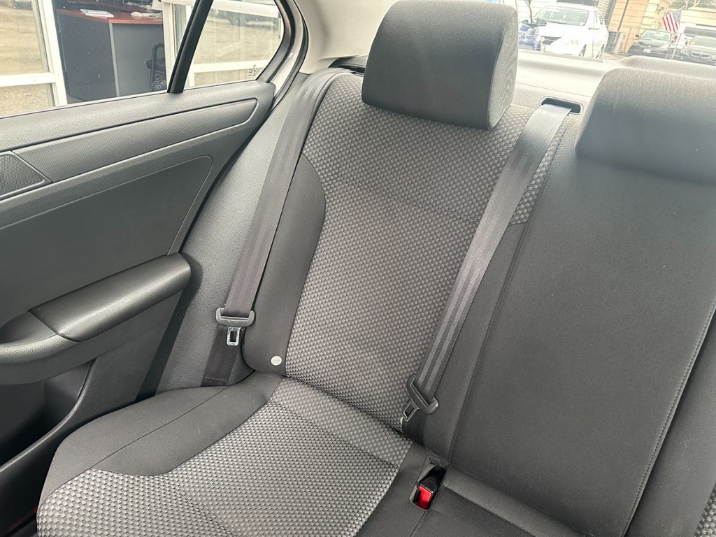 2014 Volkswagen Jetta Image 18