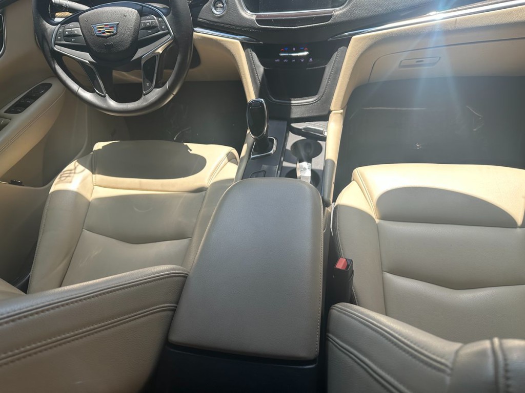 2017 Cadillac XT5 Image 8