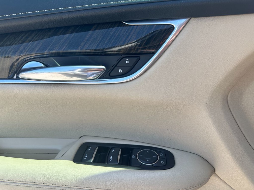 2017 Cadillac XT5 Image 11