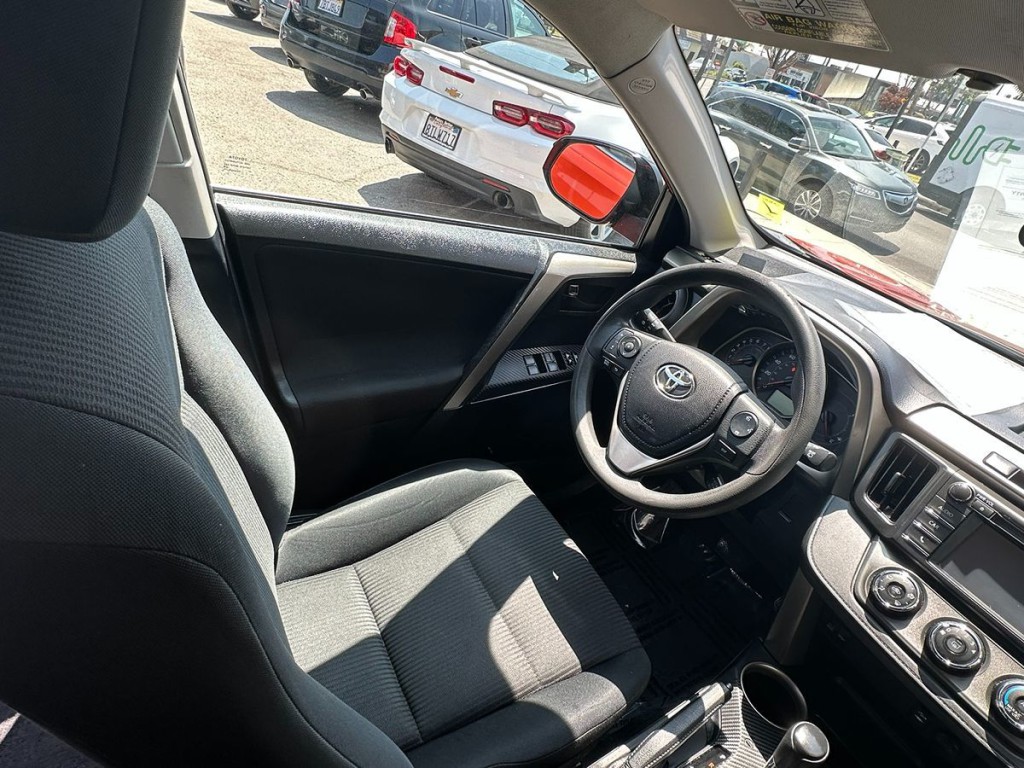 2015 Toyota Rav4 Image 8
