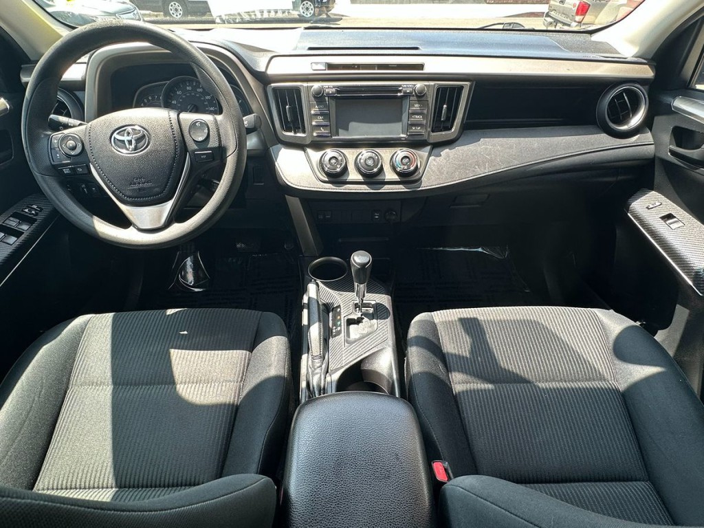 2015 Toyota Rav4 Image 9