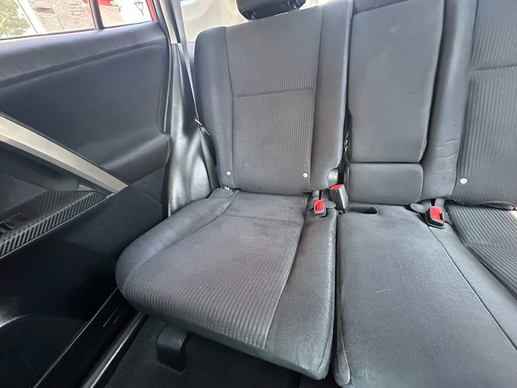 2015 Toyota Rav4 Image 13