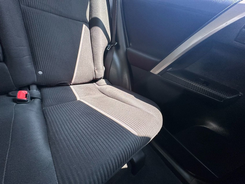 2015 Toyota Rav4 Image 16