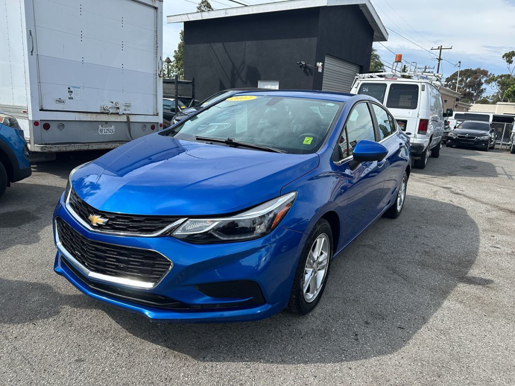 2017 Chevrolet Cruze Image 3