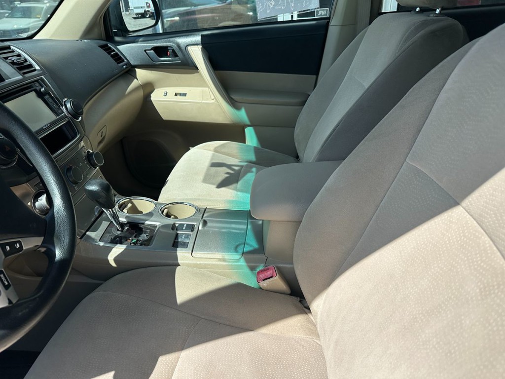 2013 Toyota Highlander Image 11