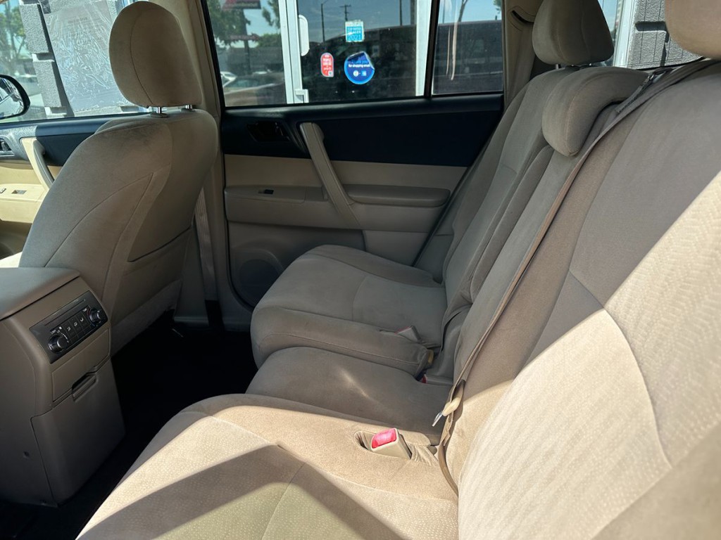 2013 Toyota Highlander Image 16