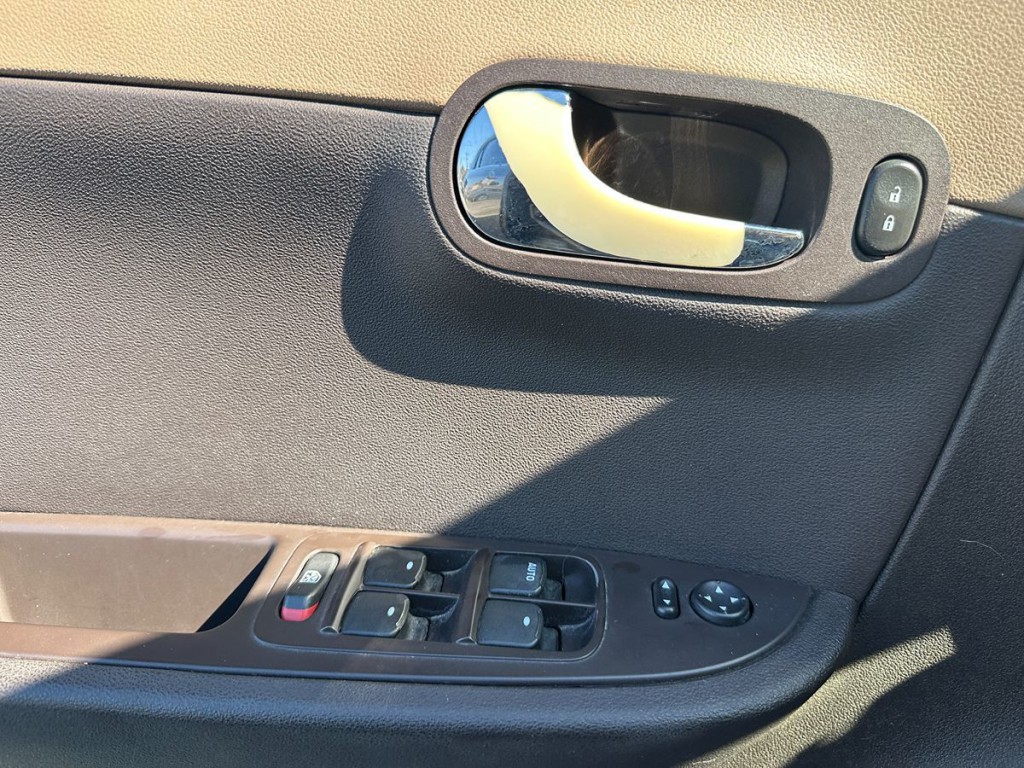 2011 Chevrolet Malibu Image 22