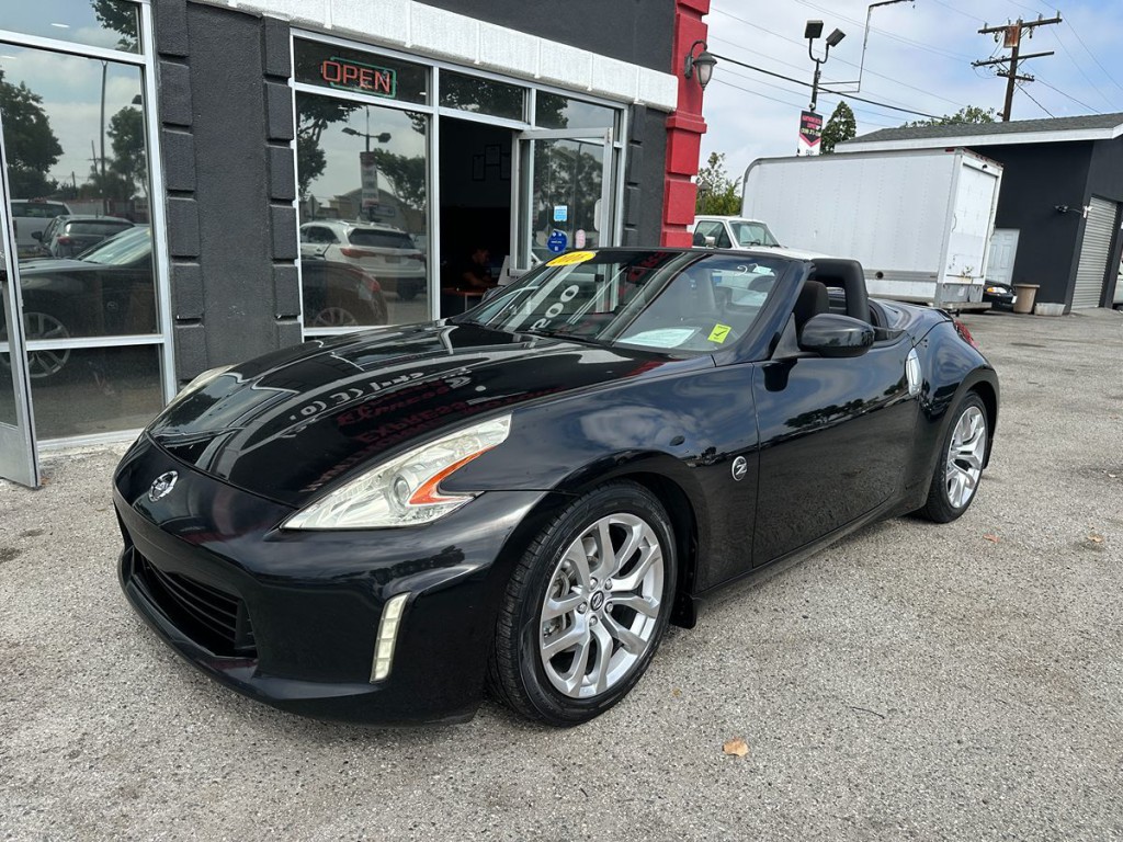 2016 Nissan 370Z Image 5