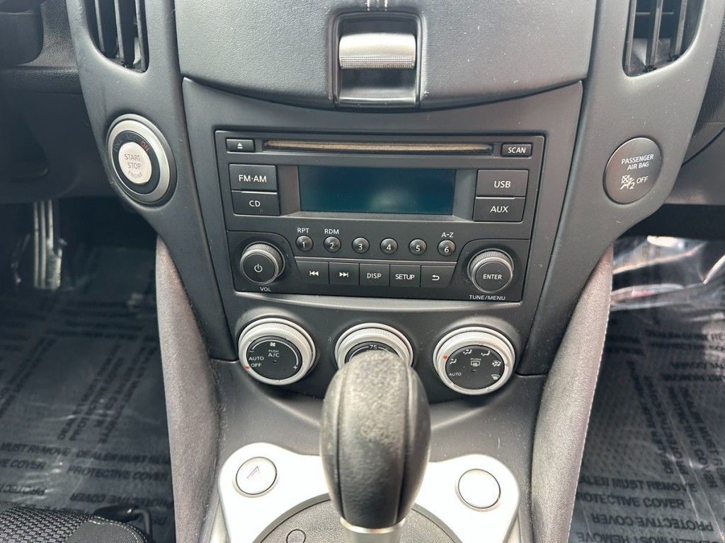 2016 Nissan 370Z Image 14