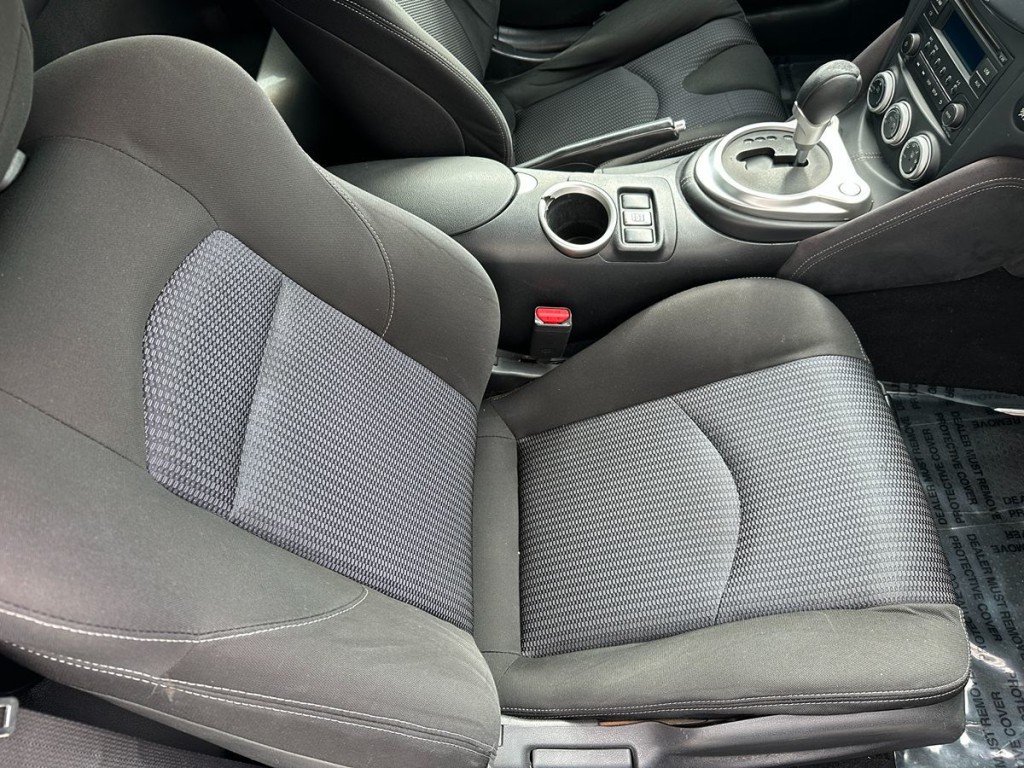 2016 Nissan 370Z Image 16