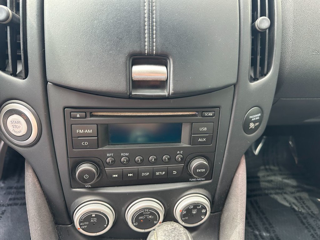 2016 Nissan 370Z Image 21