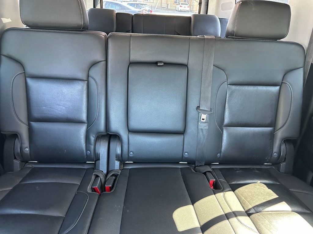 2019 Chevrolet Suburban Image 14