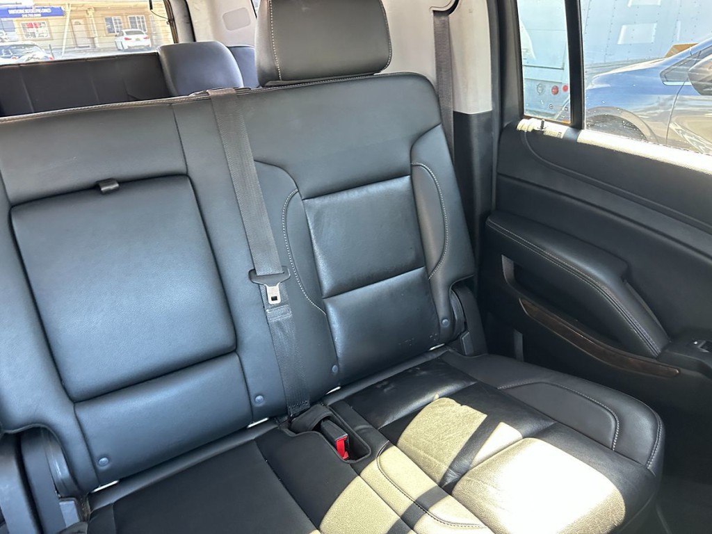 2019 Chevrolet Suburban Image 16