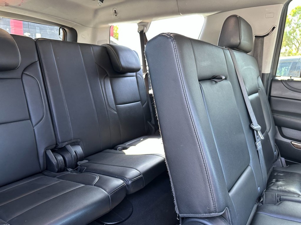 2019 Chevrolet Suburban Image 18