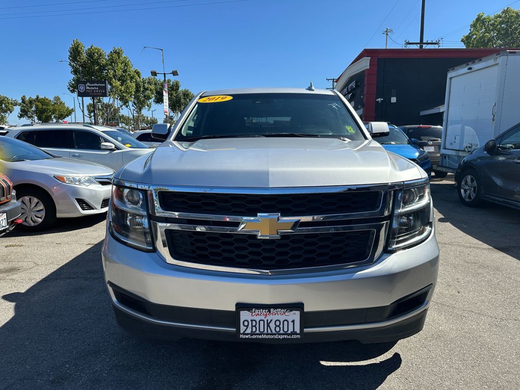 2019 Chevrolet Suburban Image 3
