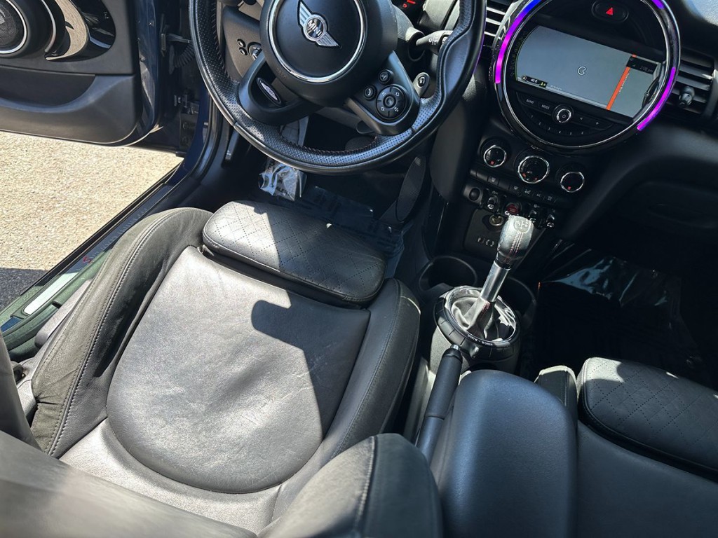2015 MINI Cooper Image 9