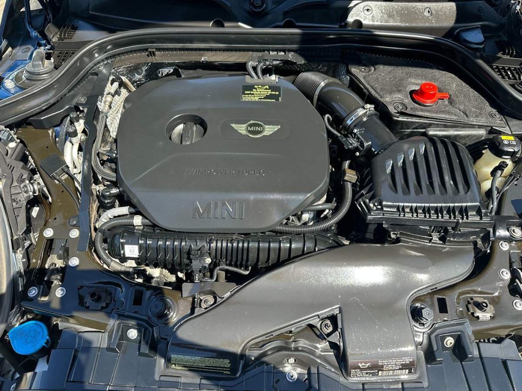 2015 MINI Cooper Image 22