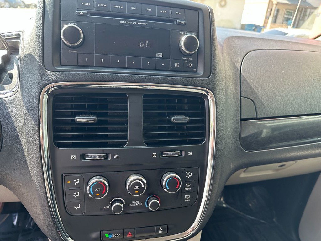 2016 Dodge Grand Caravan Image 11