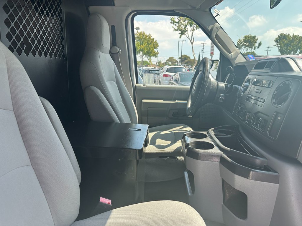 2013 Ford Econoline Image 10