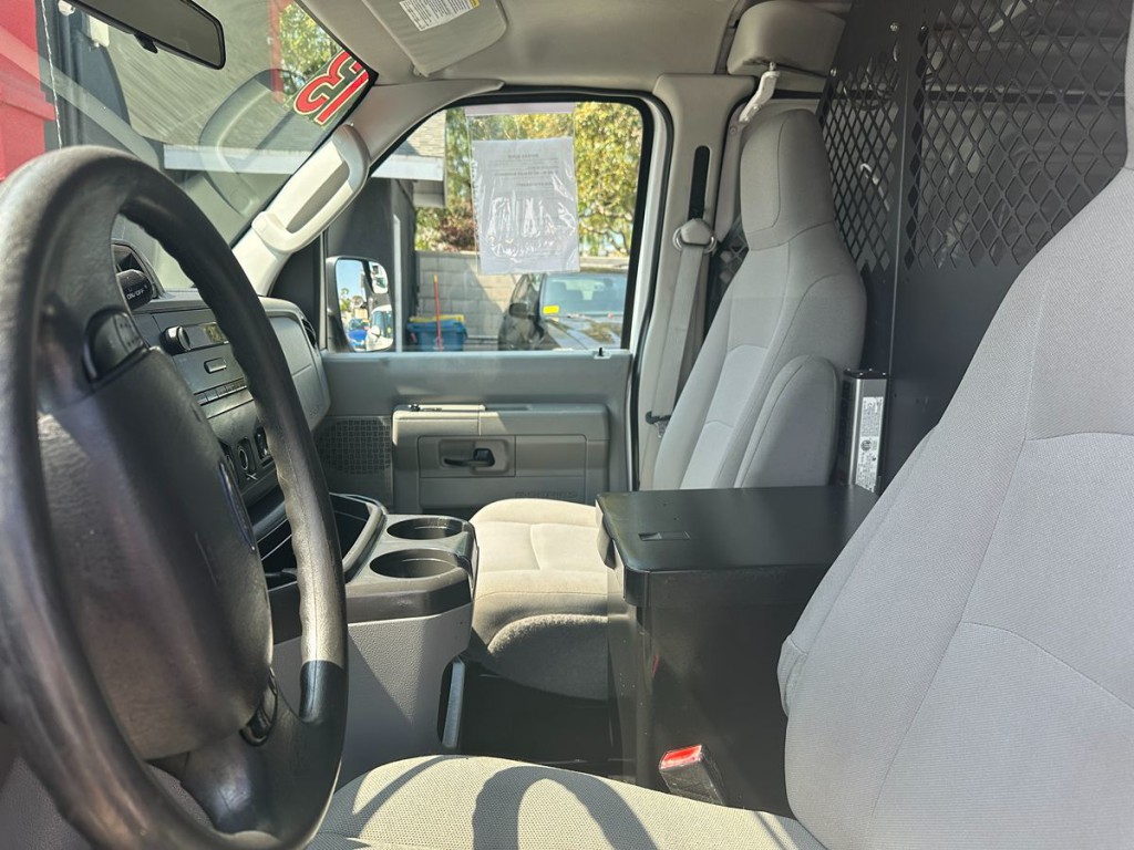 2013 Ford Econoline Image 11
