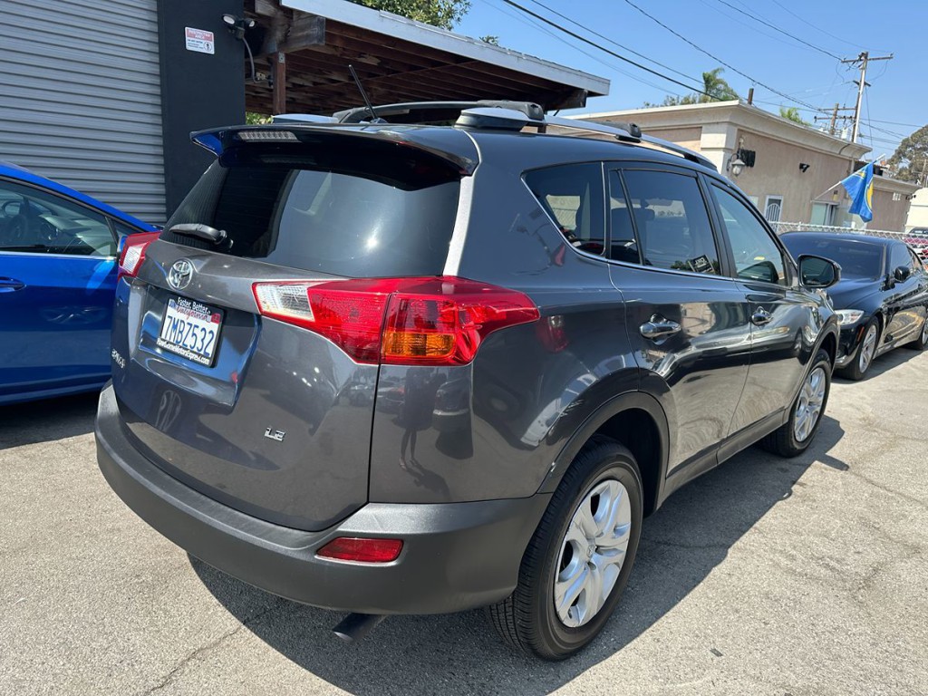 2015 Toyota Rav4 Image 6