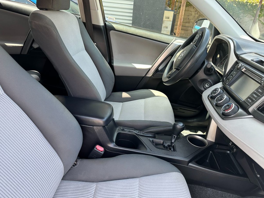 2015 Toyota Rav4 Image 7