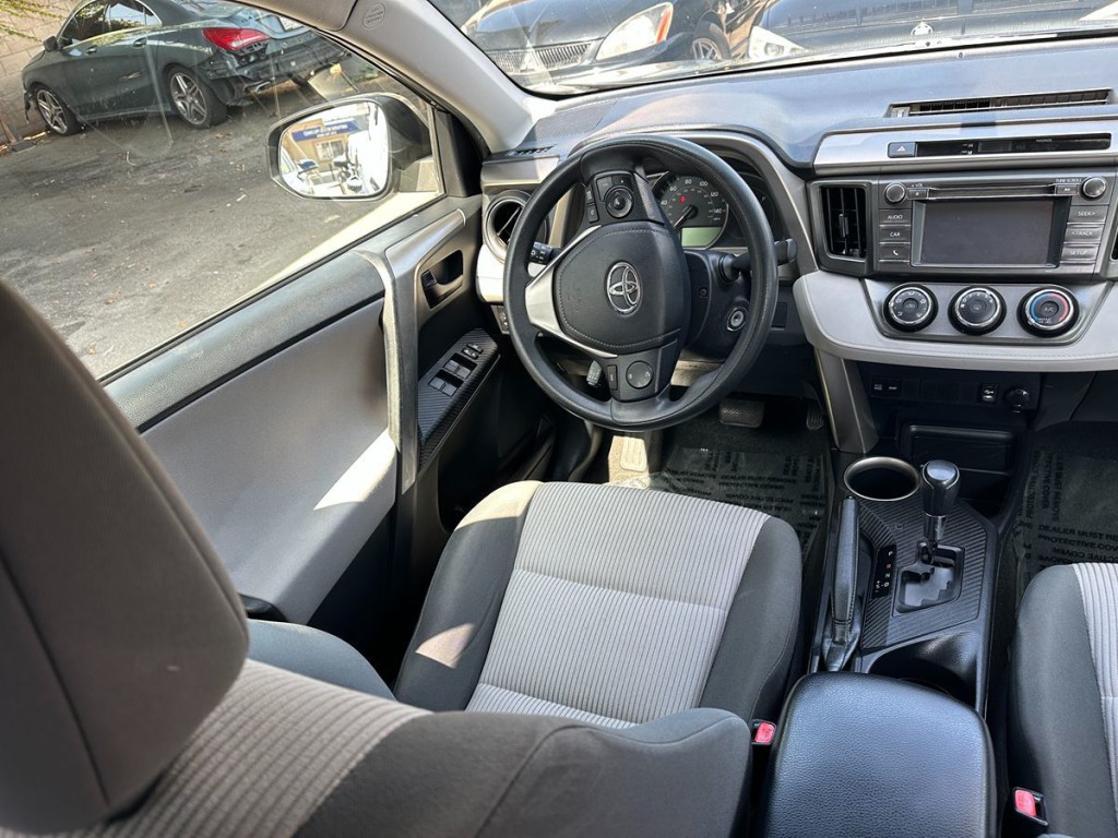 2015 Toyota Rav4 Image 8