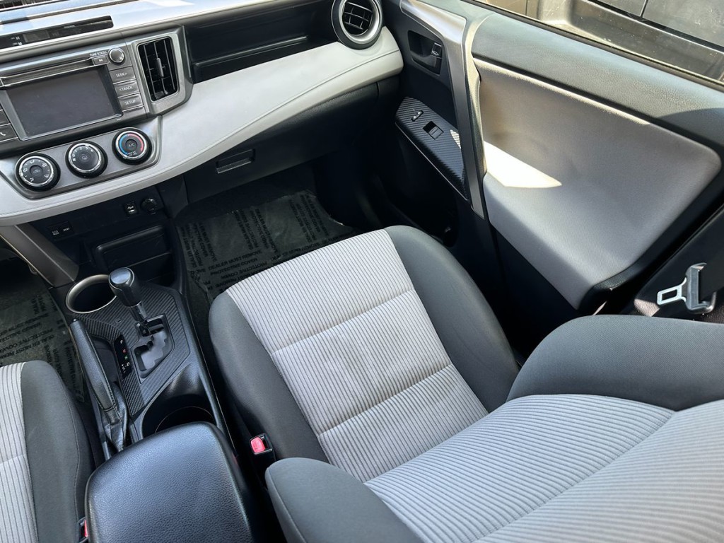 2015 Toyota Rav4 Image 11