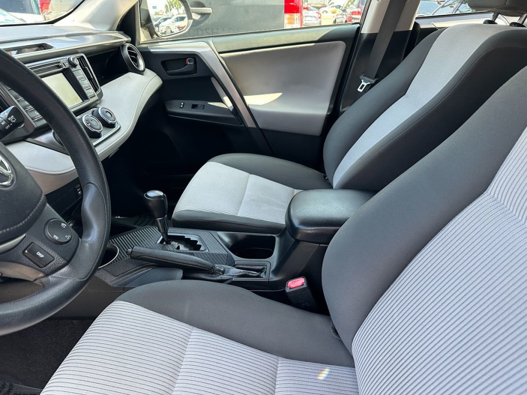2015 Toyota Rav4 Image 12