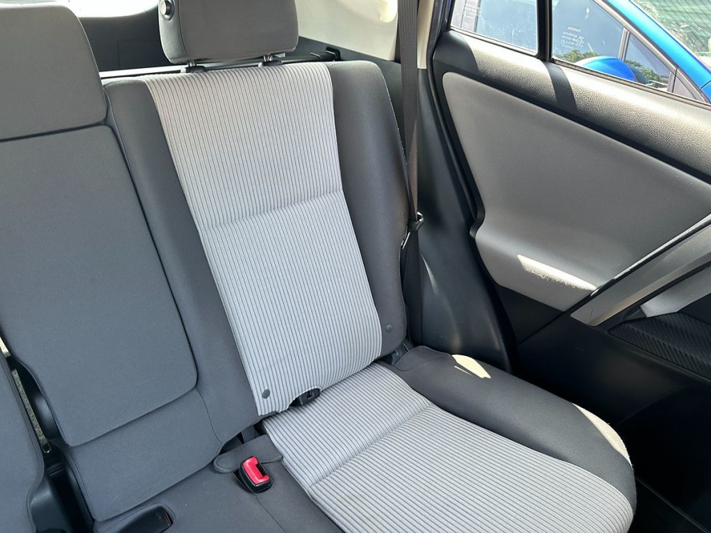 2015 Toyota Rav4 Image 15