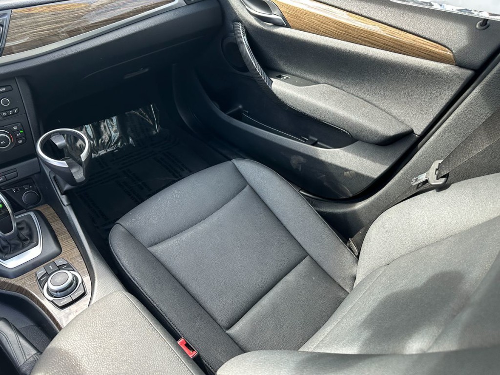 2015 BMW X1 Image 11