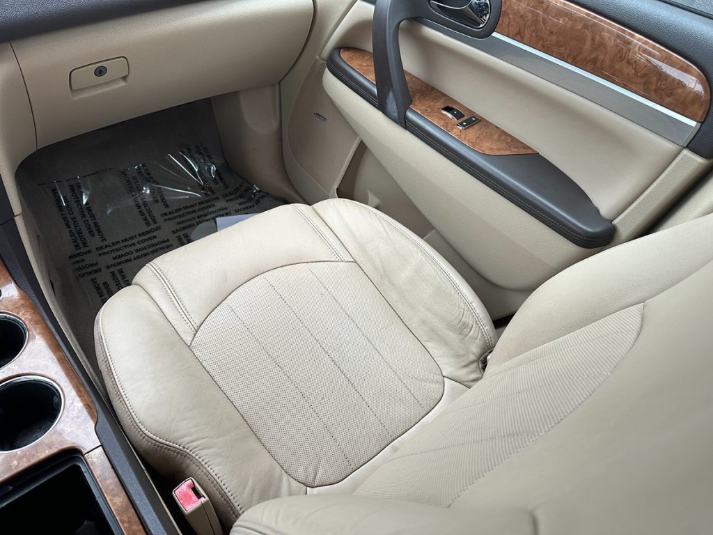 2012 Buick Enclave Image 12