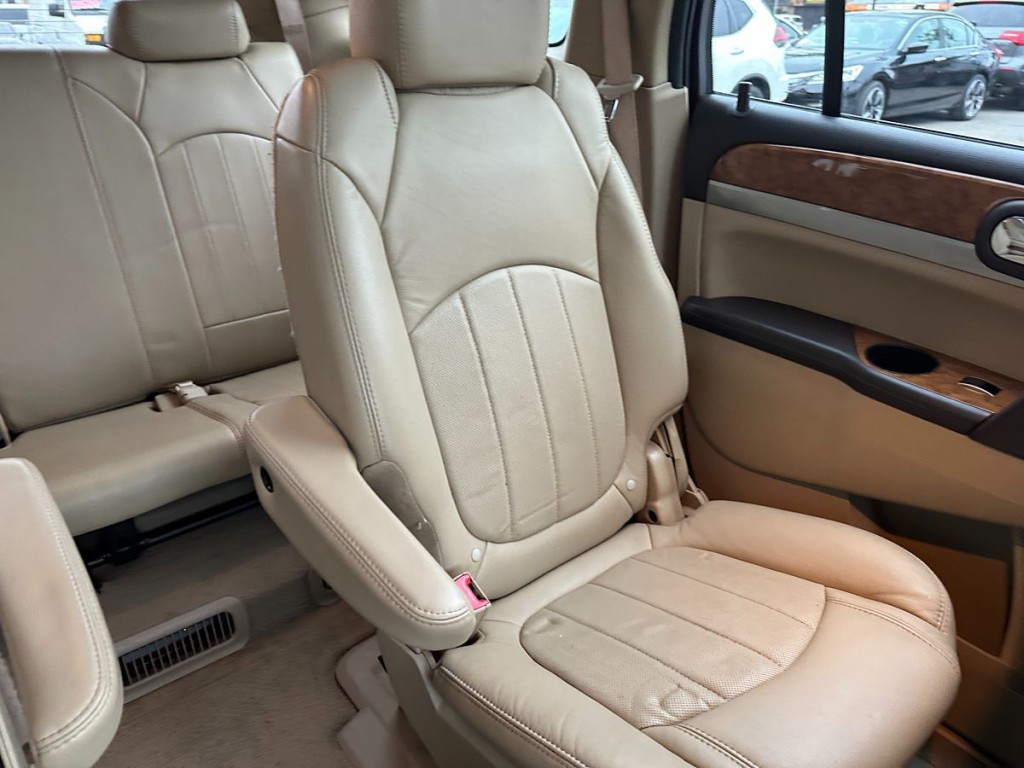 2012 Buick Enclave Image 17