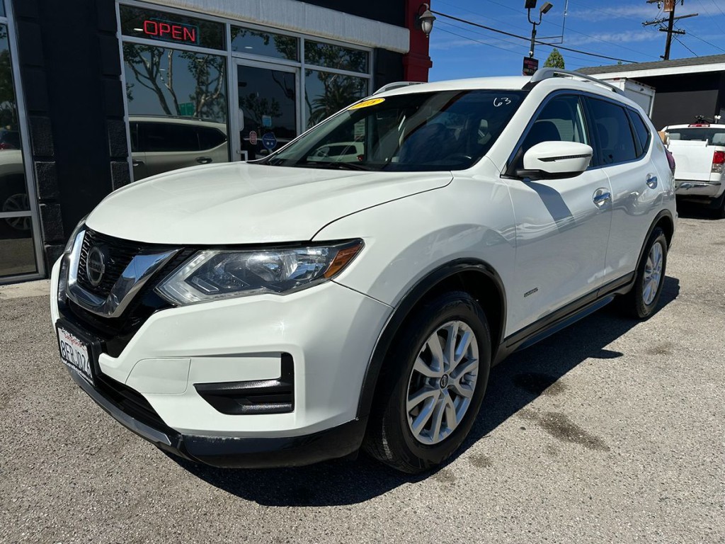 2018 Nissan Rogue Image 3