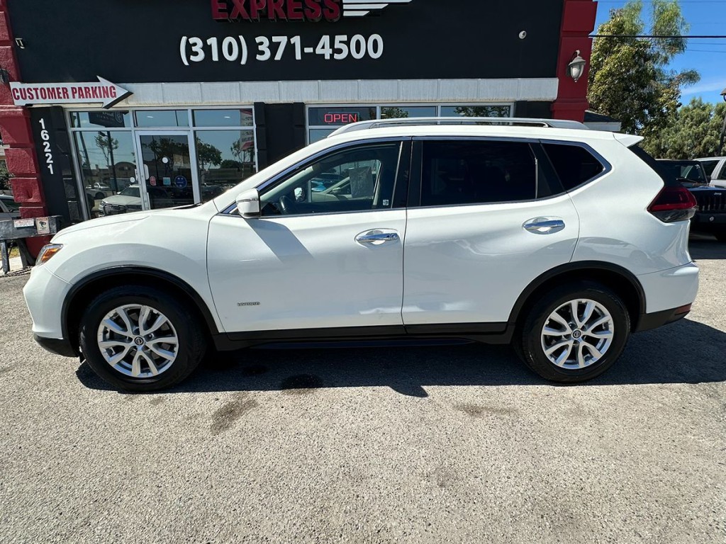 2018 Nissan Rogue Image 4