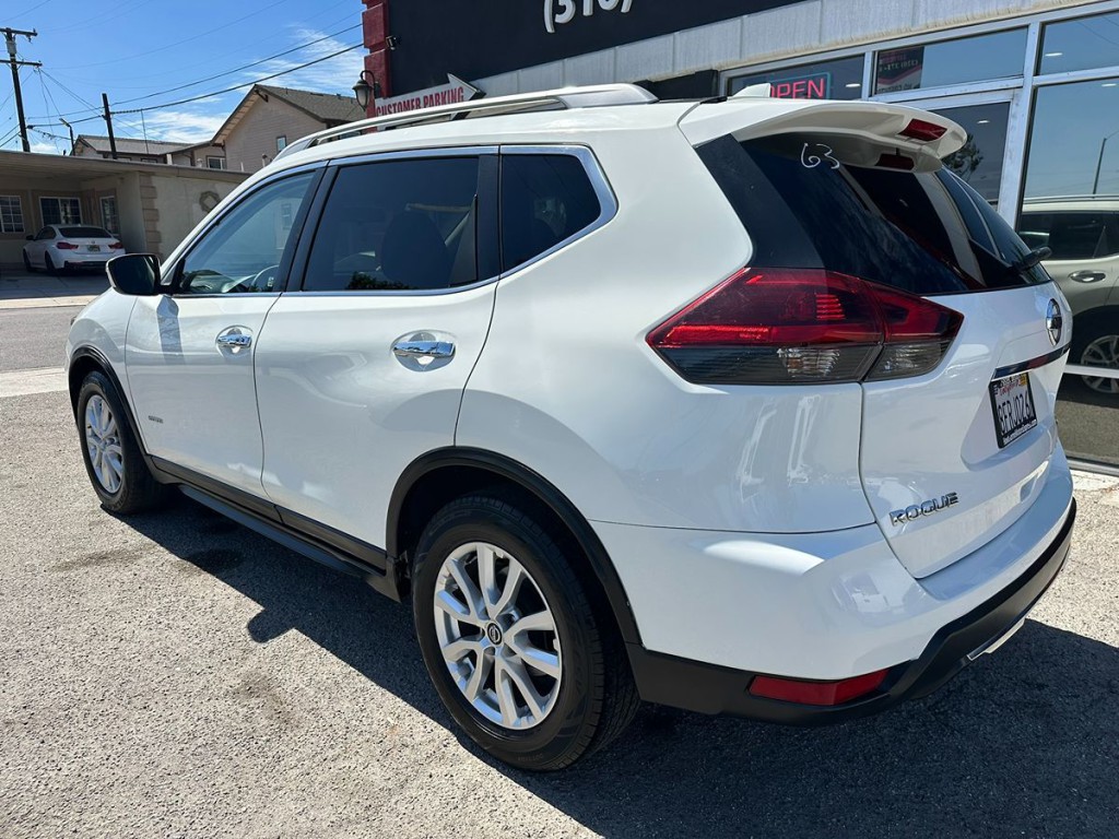 2018 Nissan Rogue Image 5