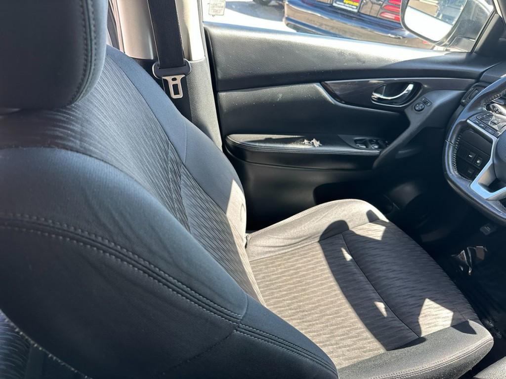 2018 Nissan Rogue Image 9