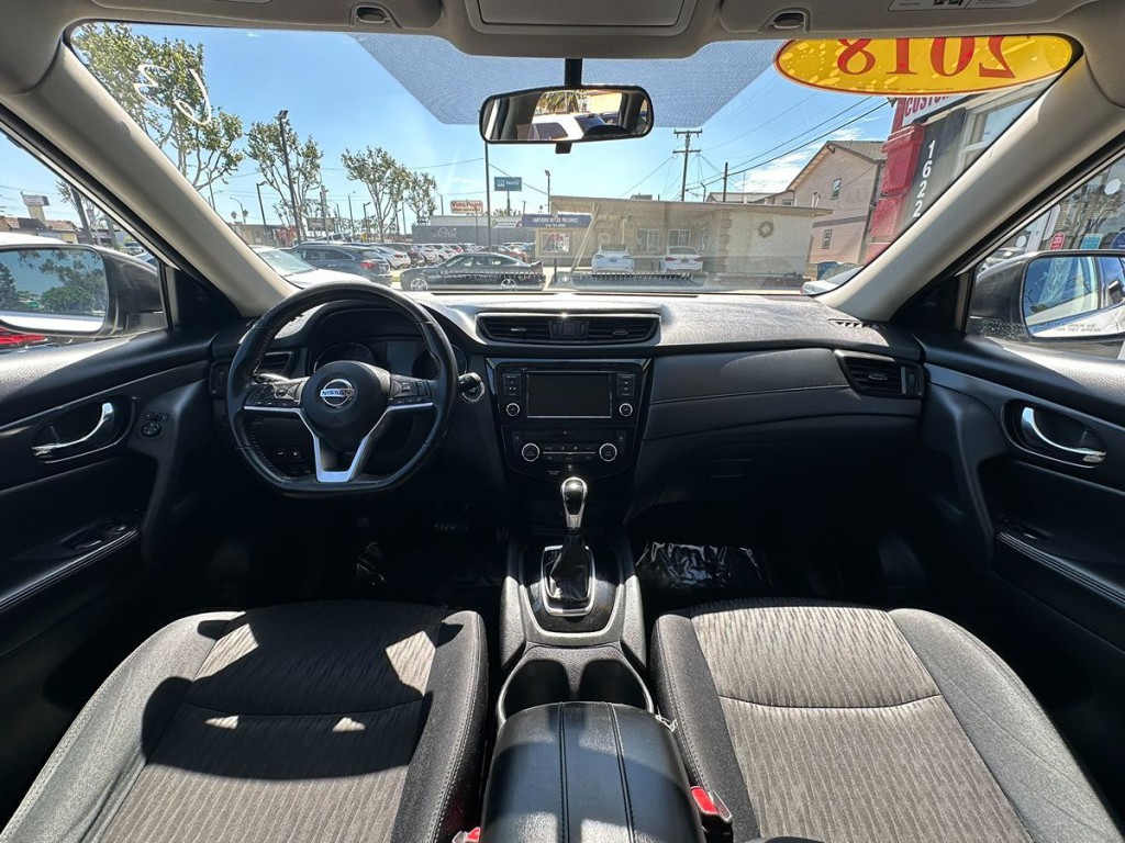 2018 Nissan Rogue Image 10