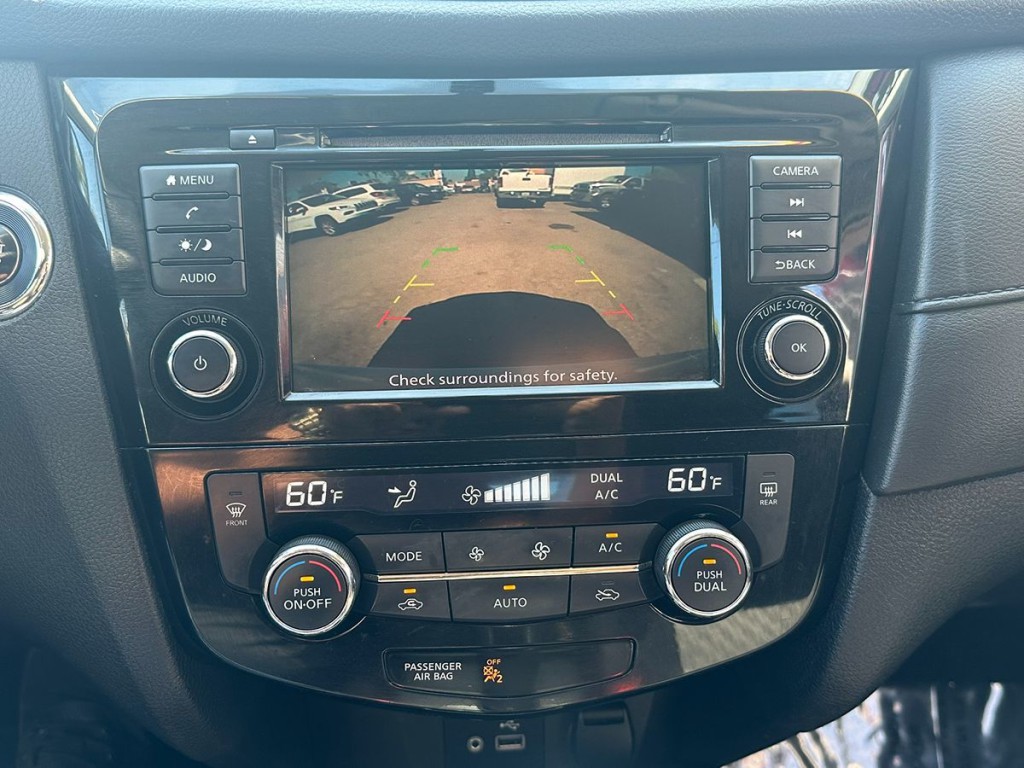 2018 Nissan Rogue Image 11