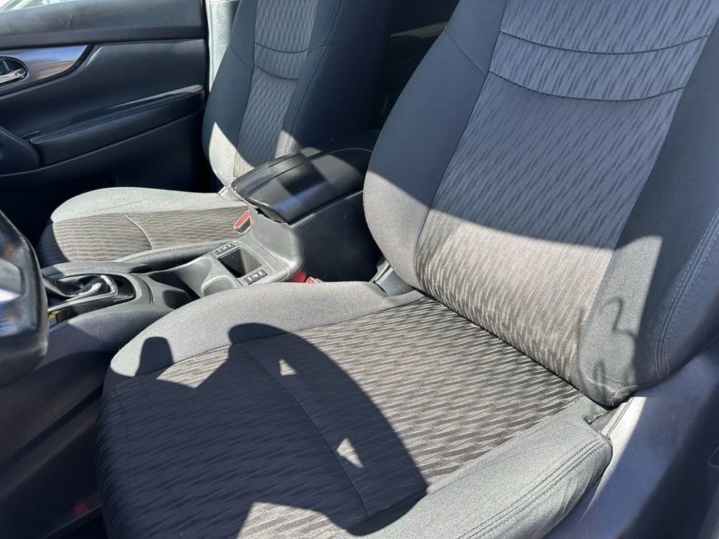 2018 Nissan Rogue Image 13