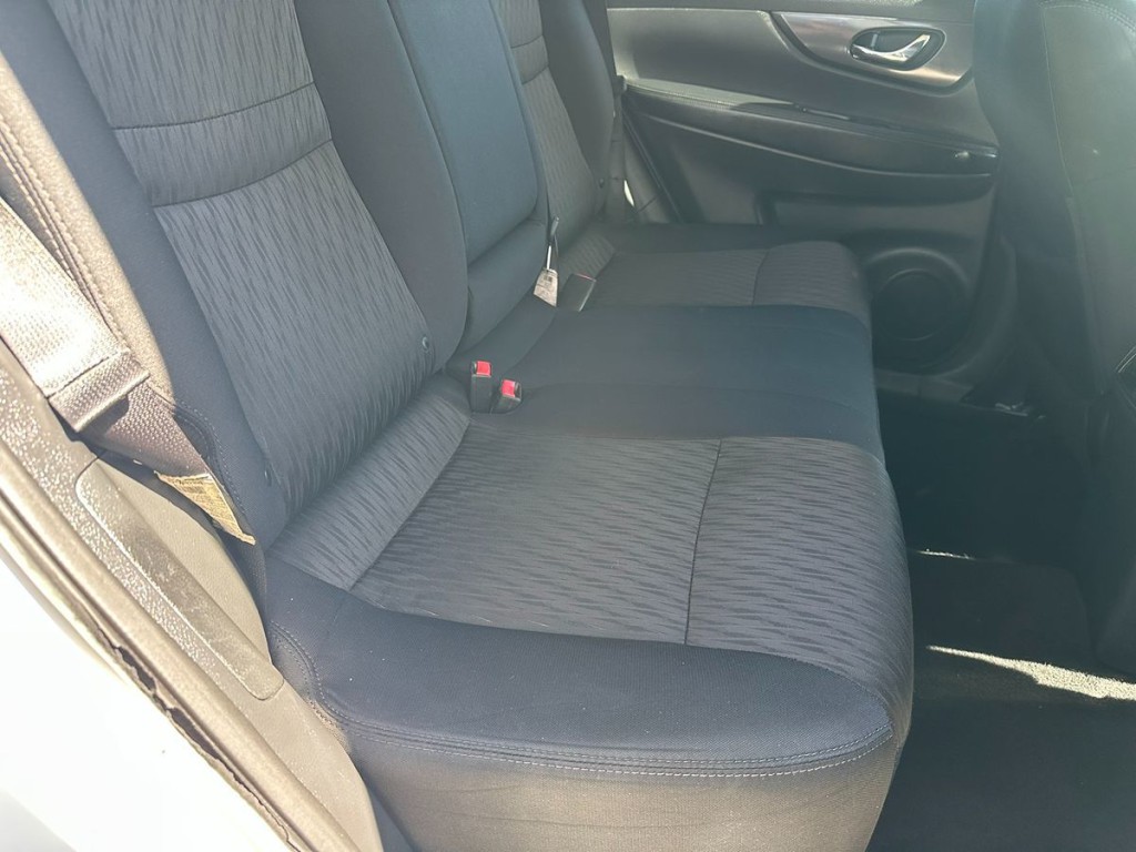 2018 Nissan Rogue Image 14