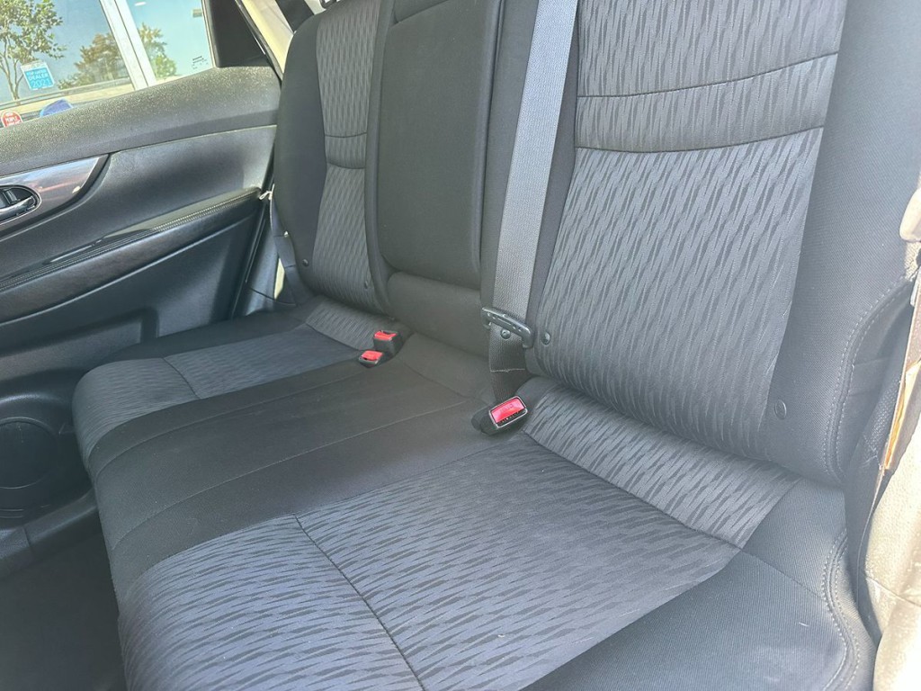 2018 Nissan Rogue Image 18