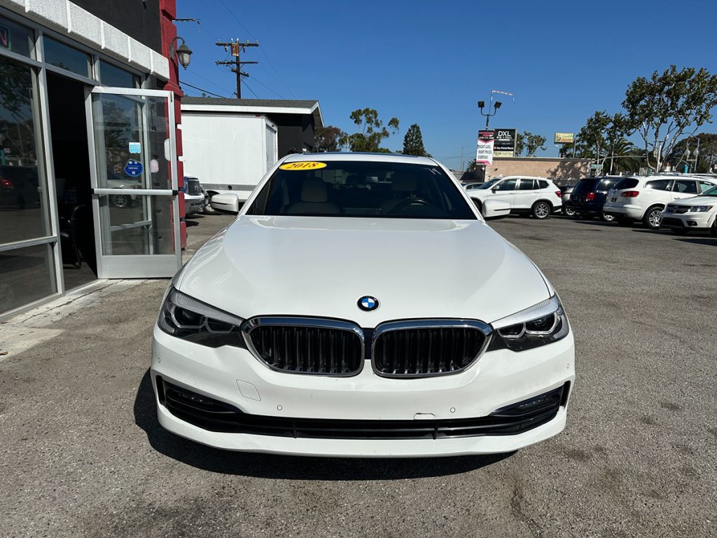 2018 BMW 5 Series Image 2