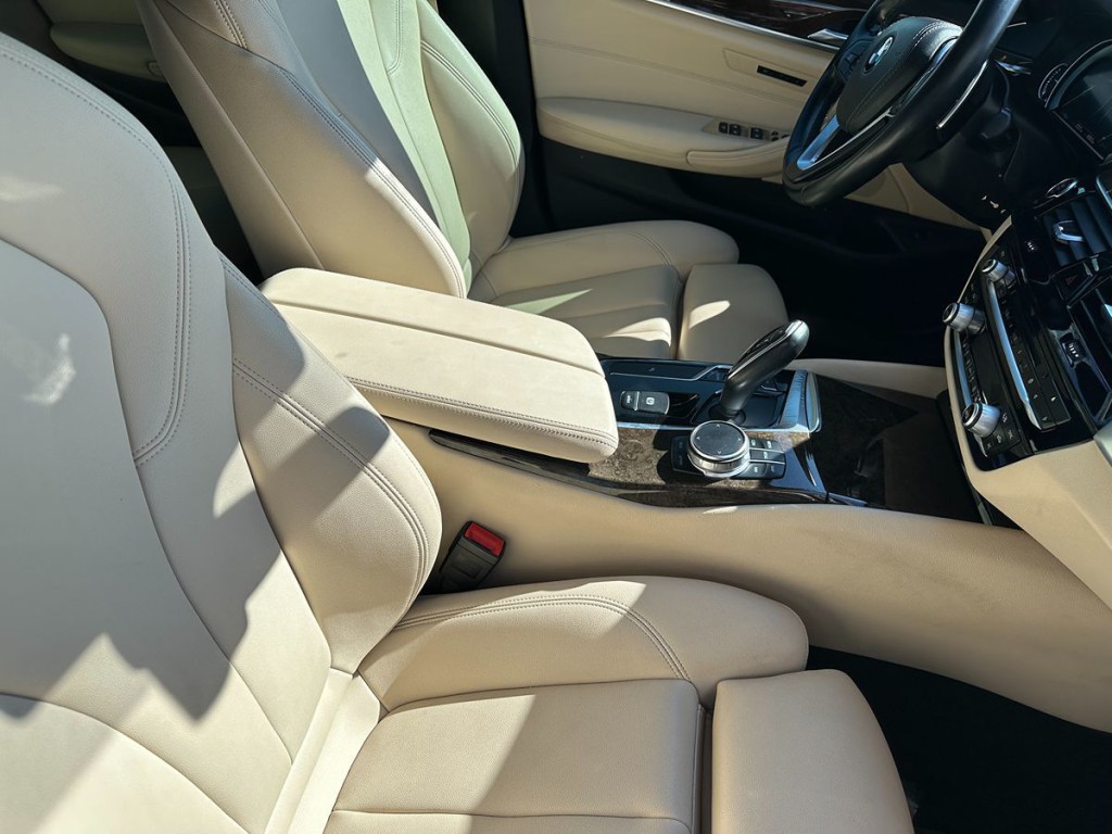 2018 BMW 5 Series Image 8