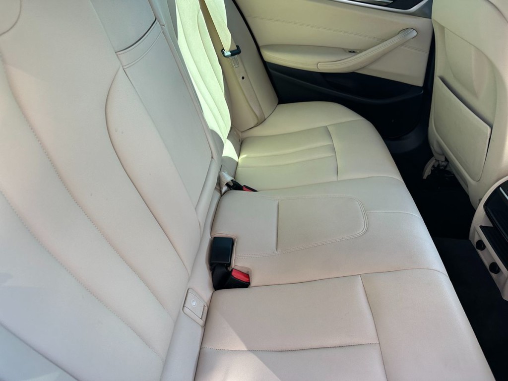 2018 BMW 5 Series Image 15